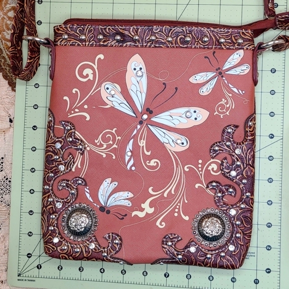 NWOT Dragonfly Faux Leather Purse Wallet Rhinestones Western Tooling Crossbody - Picture 7 of 16